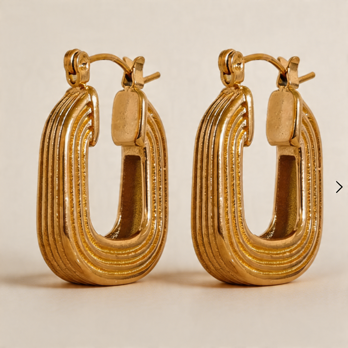 Gisele Hoops